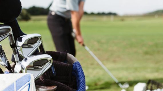 Which Sunglasses are best for Golf: UV400 or Polarized?